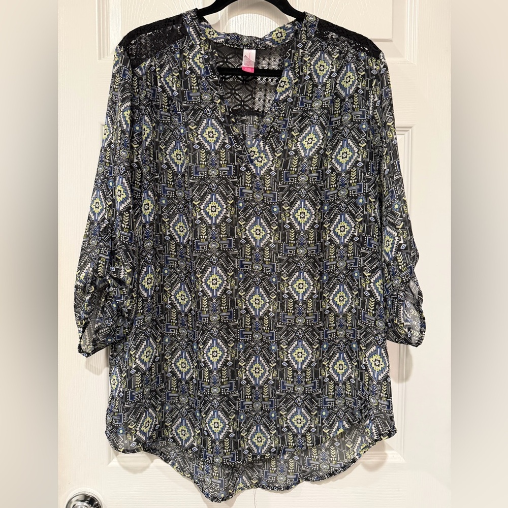 No Boundaries Geometric Print Blouse - Black, Blue, White